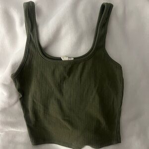 Tilly’s green tank top